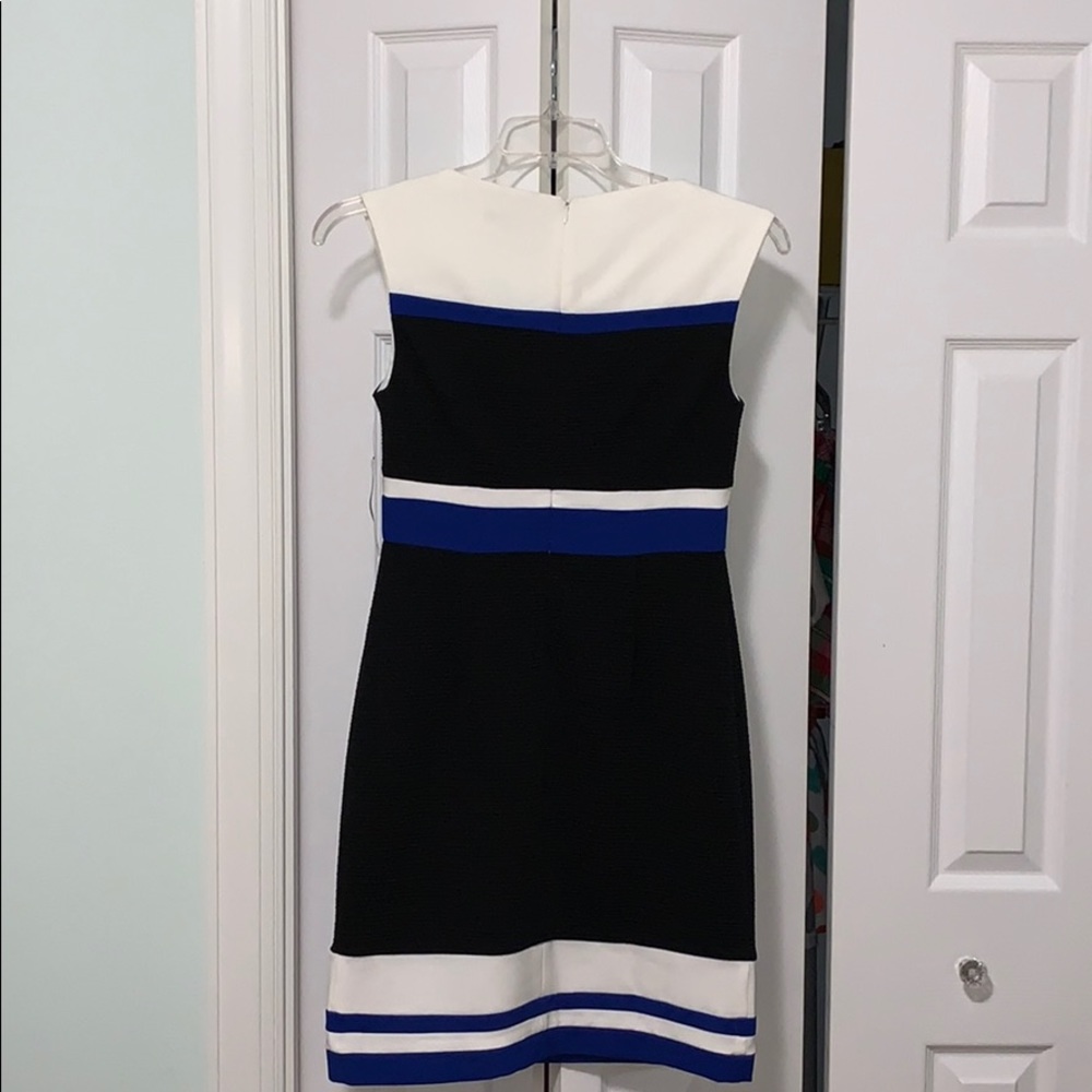 Studio One Dress - Picture 3 of 4